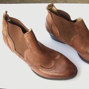 Busola sz 37  Brown  slip on ankle boots